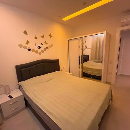 Yekta Kingdom Trade Center 1+1 *